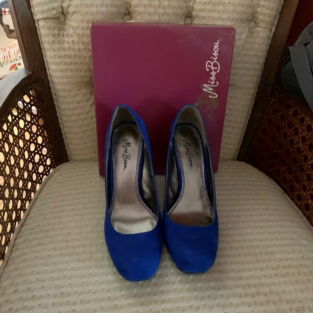 New - Velvet Blue Stillettos - Sz 10
